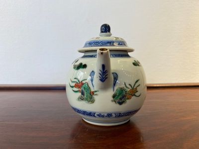 Théière couverte en porcelaine de Chine famille verte à décor d'une grue et d'un cerf, Kangxi — photo 2