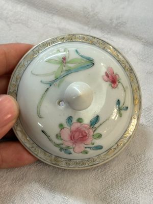 Théière en porcelaine de Chine famille rose à décor de dames d'honneur et d'enfants, Yongzheng — photo 9
