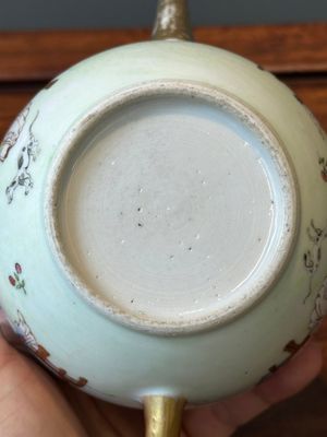 Théière en porcelaine de Chine famille rose à décor doré, Yongzheng — photo 15