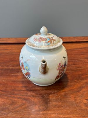 Théière en porcelaine de Chine famille rose à décor doré, Yongzheng — photo 4