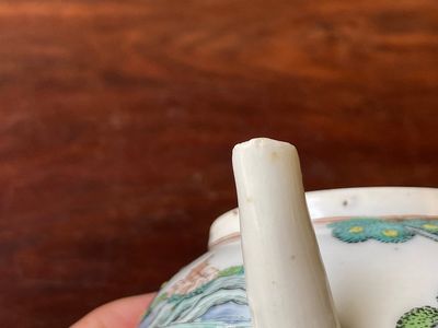 Théière en porcelaine de Chine famille rose à décor d'une Européenne en pose érotique, Yongzheng — photo 14
