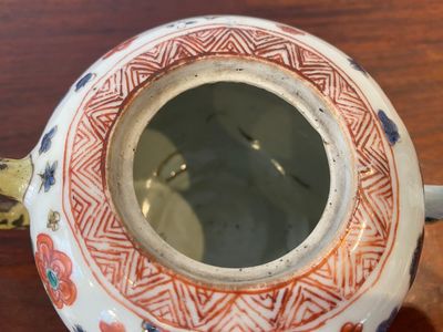 Théière en porcelaine de Chine famille verte à décor d'antiquités, Kangxi — photo 7