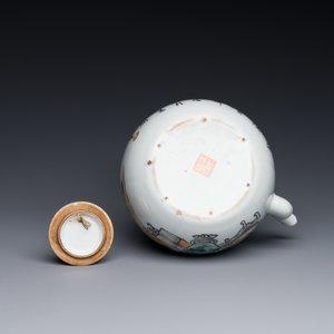 Théière en porcelaine de Chine qianjiang cai à décor d'antiquités, signé Xu Pinheng 許品衡, marque de Tongzhi, daté 1889 — photo 4