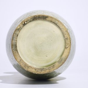 Théodore Deck (1823-1891), attr., a slip-decorated celadon chinoiserie yenyen vase, France, 19th C. — 照片 6
