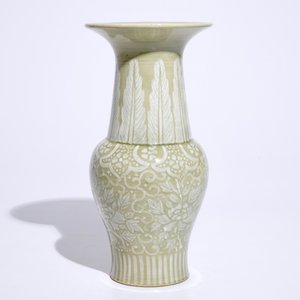 Théodore Deck (1823-1891), toegeschreven, een slibversierde celadon chinoiserie yenyen vaas, Frankrijk, 19e eeuw — foto 3