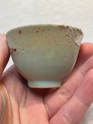Thirteen Chinese blue and white 'Hatcher Cargo' cups and three celadon-glazed cups, Transitional period — 照片 24