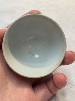 Thirteen Chinese blue and white 'Hatcher Cargo' cups and three celadon-glazed cups, Transitional period — 照片 36