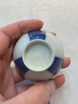 Thirteen Chinese blue and white 'Hatcher Cargo' cups and three celadon-glazed cups, Transitional period — 照片 69