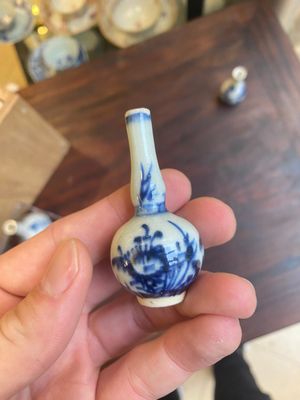 Thirteen Chinese blue and white miniature vases with floral design, Kangxi — 照片 15