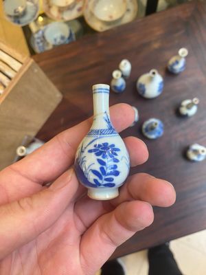 Thirteen Chinese blue and white miniature vases with floral design, Kangxi — 照片 7