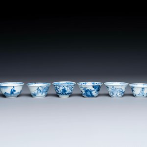 Thirteen Chinese blue and white saucers and twelve cups with figural design, Kangxi/Yongzheng — 照片 4