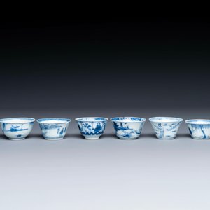 Thirteen Chinese blue and white saucers and twelve cups with figural design, Kangxi/Yongzheng — 照片 5
