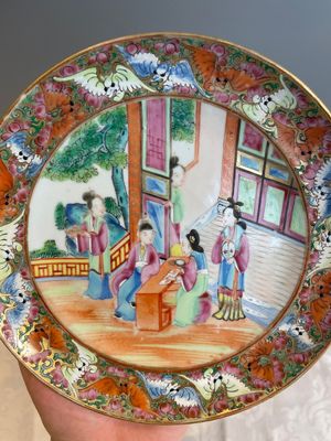 Thirteen Chinese Canton famille rose plates with narrative design, 19th C. — photo 29