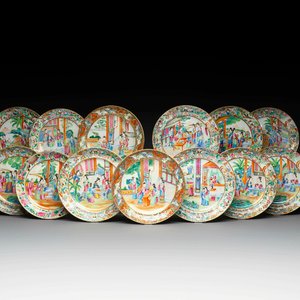 Thirteen Chinese Canton famille rose plates with narrative design, 19th C. — photo 1