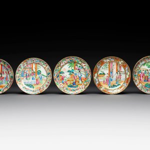 Thirteen Chinese Canton famille rose plates with narrative design, 19th C. — photo 6