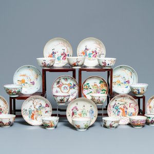 Thirteen Chinese famille rose cups and eleven saucers with mandarin design, Qianlong — 照片 1