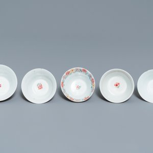 Thirteen various Chinese saucers and nine cups, Kangxi/Qianlong — 照片 12