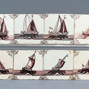 Thirty-three Dutch Delft manganese tiles with seacreatures and ships, 18/19th C. — 照片 3