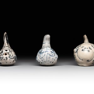 Three Annamese or Vietnamese blue and white fish-form water droppers, 15/16th C. — photo 2