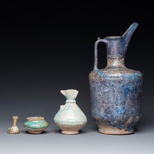 Three blue- and turquoise-glazed Islamic pottery wares and a glass bottle, Kashan and Raqqa, 12th C. and later — 照片 4