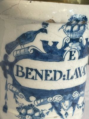 Three blue and white Dutch Delft albarelli, 18th C. — photo 11