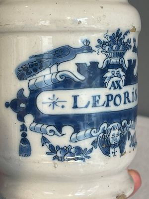 Three blue and white Dutch Delft albarelli, 18th C. — photo 20