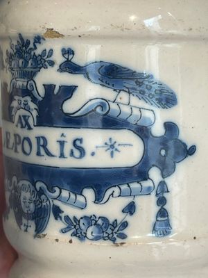 Three blue and white Dutch Delft albarelli, 18th C. — photo 22