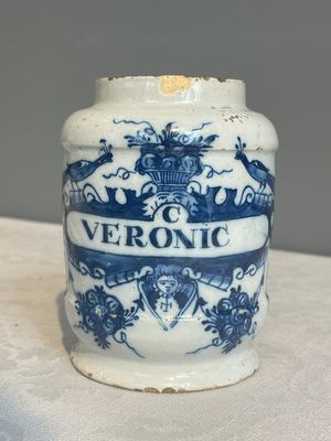 Three blue and white Dutch Delft albarelli, 18th C. — photo 27