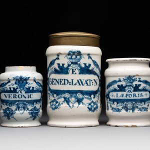 Three blue and white Dutch Delft albarelli, 18th C. — photo 1