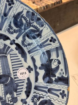 Three blue and white Dutch Delft chinoiserie dishes, late 17th C. — photo 12