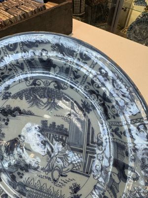 Three blue and white Dutch Delft chinoiserie dishes, late 17th C. — photo 16