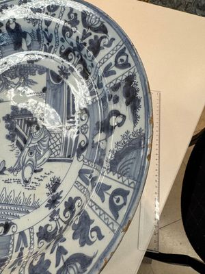 Three blue and white Dutch Delft chinoiserie dishes, late 17th C. — photo 17