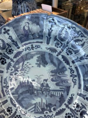 Three blue and white Dutch Delft chinoiserie dishes, late 17th C. — photo 26
