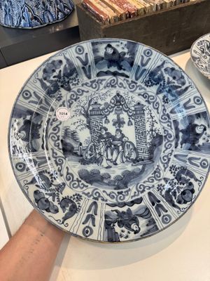 Three blue and white Dutch Delft chinoiserie dishes, late 17th C. — photo 13