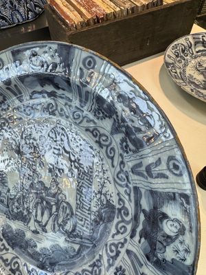 Three blue and white Dutch Delft chinoiserie dishes, late 17th C. — photo 15
