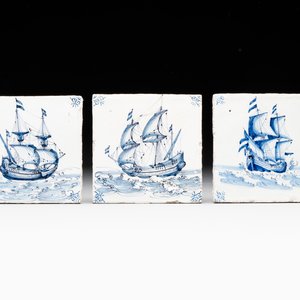 Three blue and white Dutch Delft 'ship' tiles, Harlingen, 17th C. — photo 1
