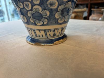 Three blue and white Dutch Delft vases and covers with dragons on a flowery ground — photo 5