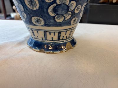 Three blue and white Dutch Delft vases and covers with dragons on a flowery ground — photo 6