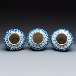 Three blue and white Dutch Delft vases and covers with dragons on a flowery ground — photo 6