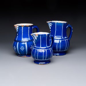 Three blue-ground faience jugs, probably Saint-Omer, North of France, 18/19th C. — 照片 1