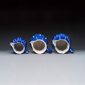 Three blue-ground faience jugs, probably Saint-Omer, North of France, 18/19th C. — 照片 6