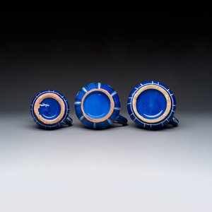 Three blue-ground faience jugs, probably Saint-Omer, North of France, 18/19th C. — 照片 7