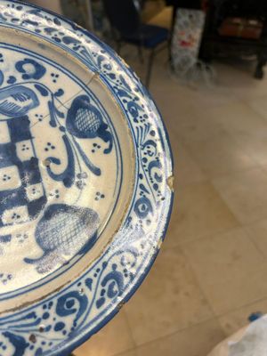 Three blue, white and iron-red Talavera pottery dishes, Spain, 17th C. — photo 14
