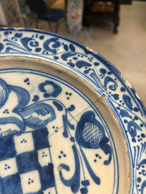Three blue, white and iron-red Talavera pottery dishes, Spain, 17th C. — photo 15