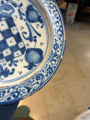Three blue, white and iron-red Talavera pottery dishes, Spain, 17th C. — photo 16