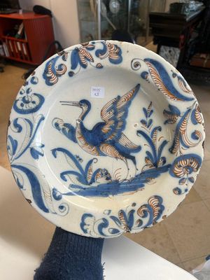Three blue, white and iron-red Talavera pottery dishes, Spain, 17th C. — photo 21