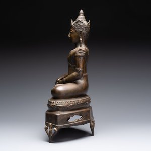 Three bronze sculptures of deities, South Asia/Southeast Asia, 19/20th C. — foto 15