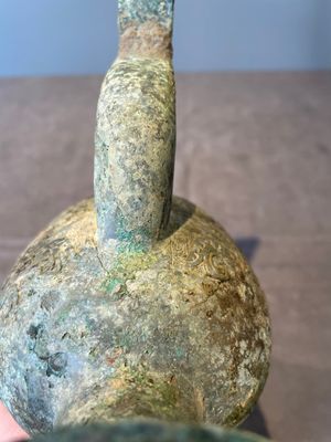 Three Chinese archaic bronze wine vessels, Zhou or later — photo 45