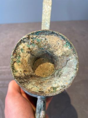 Three Chinese archaic bronze wine vessels, Zhou or later — photo 46