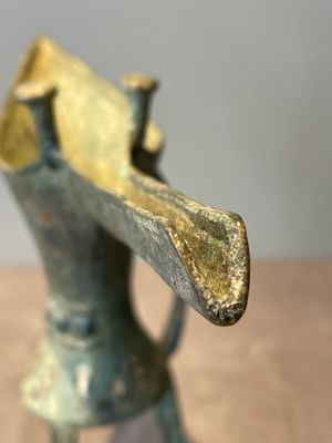 Three Chinese archaic bronze wine vessels, Zhou or later — photo 10